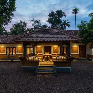The Backwater Heritage- Comp Breakfast With River View & Lawn By Stayvista Villa Alappuzha